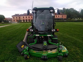 John Deere 1858 TerrainCut